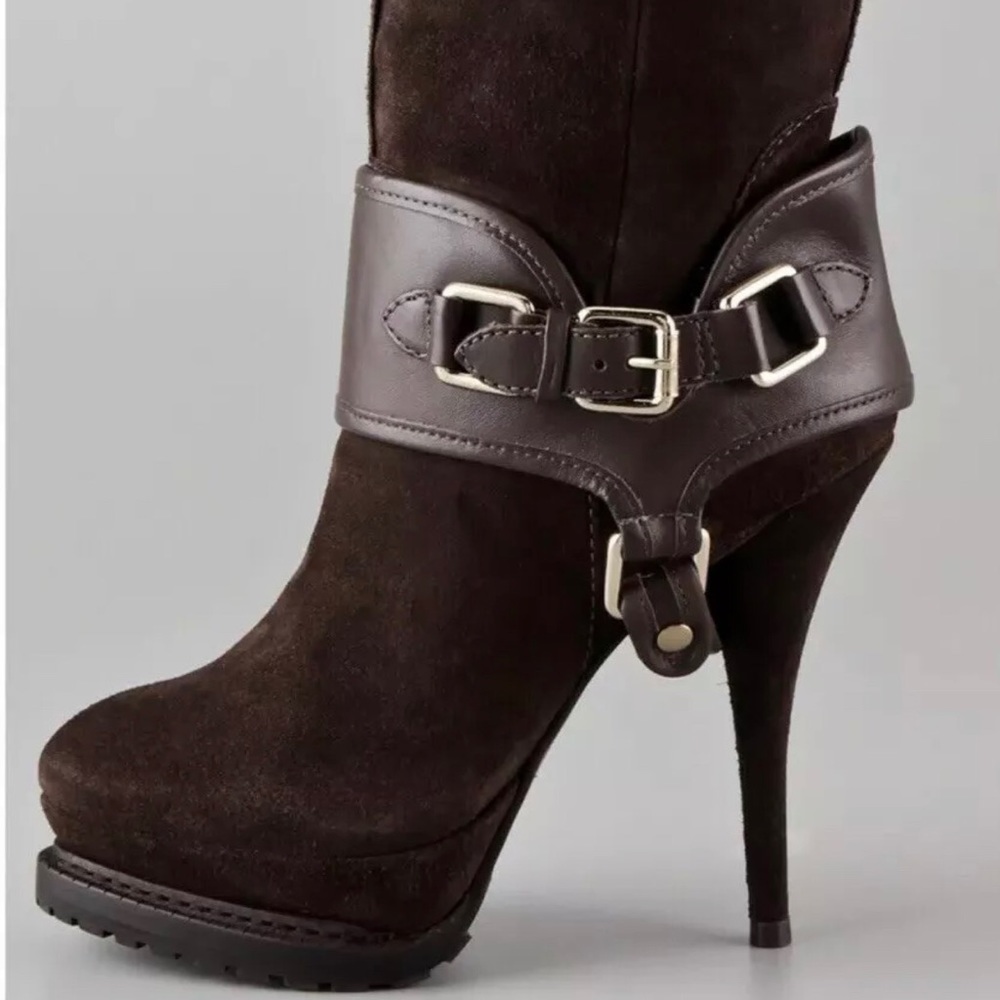 EUC Elizabeth and James Must Suede Leather Boots